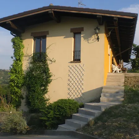 Agriturismo Casa Re ファームステイ Santa Maria della Versa